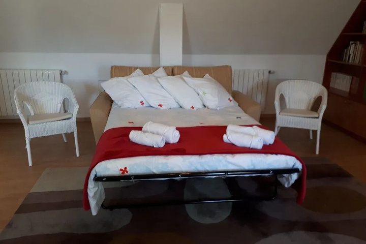 Room 2 of 24