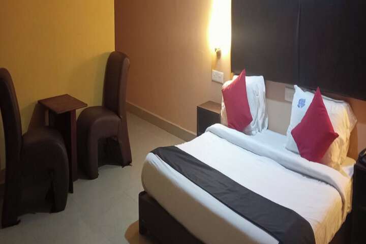 Room 4 of 17