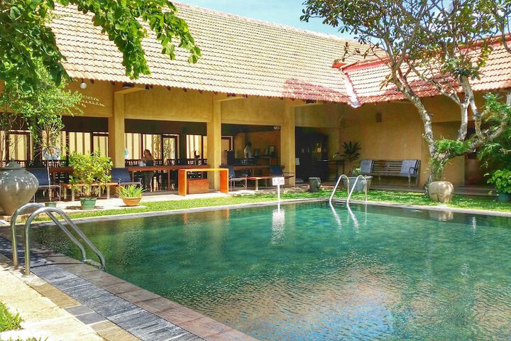 Hotel Pool