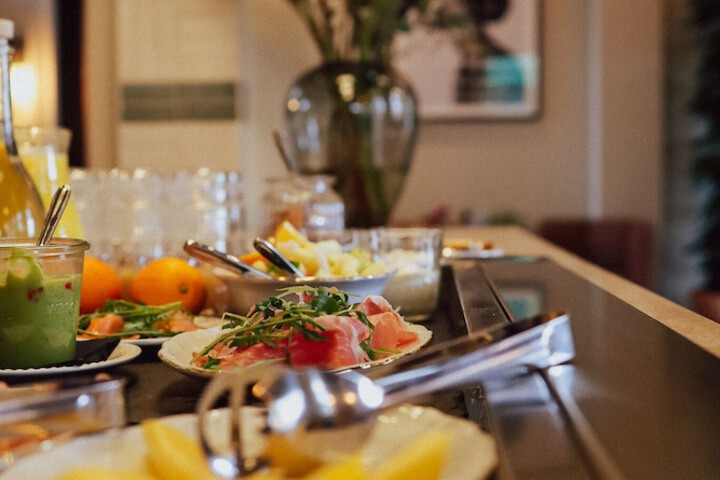 Dining 39 of 48