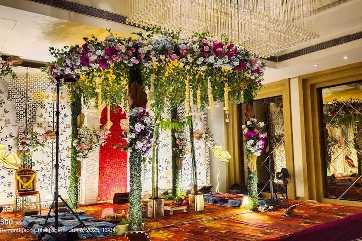 Ballroom/Hall 58 of 72