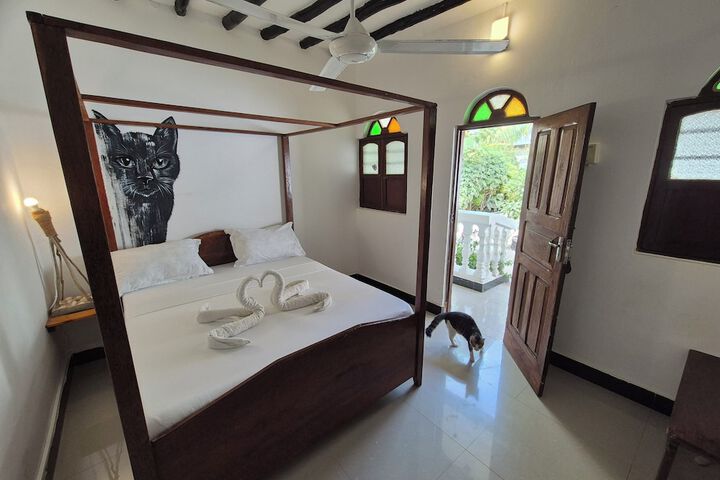 Room 10 of 47