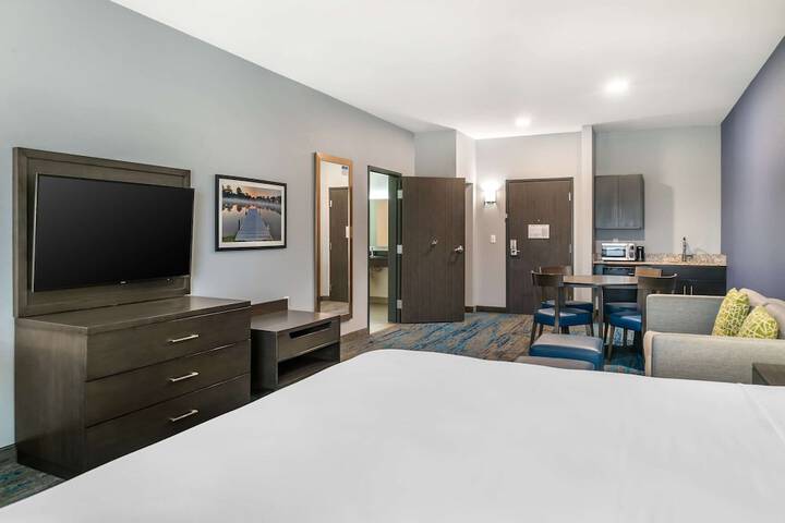 Nk Standard Room 1 King Bed (11 of 16)