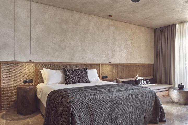 Room 5 of 46