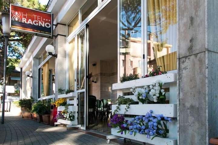 Hotel Entry