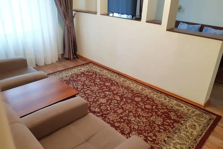 Room 4 of 12