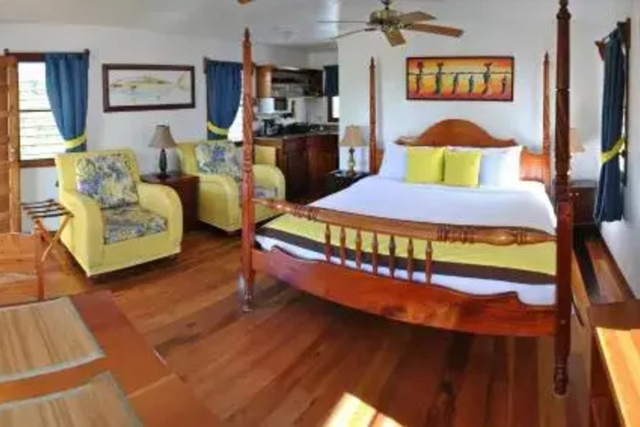 Room 4 of 12