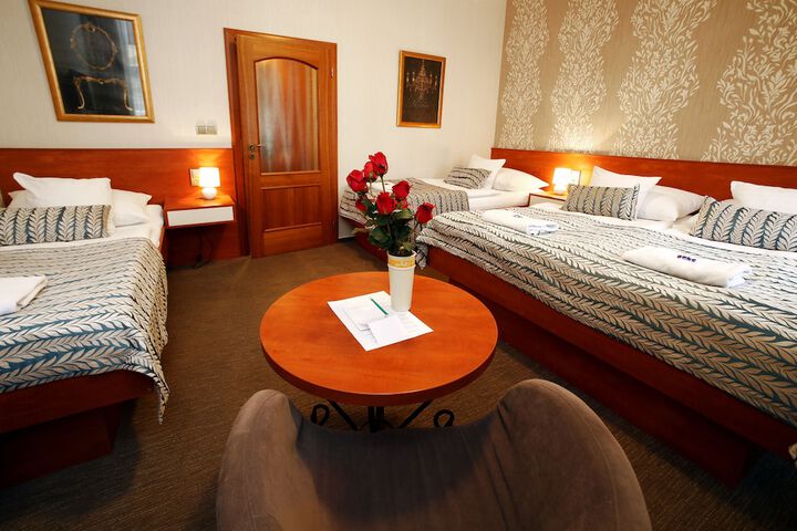 Room 5 of 42