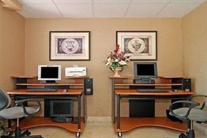 Business Center 7 of 45