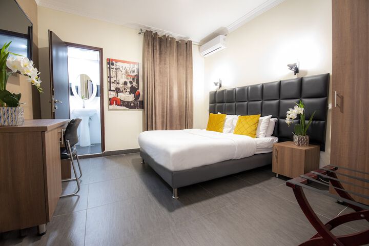 Room 5 of 71