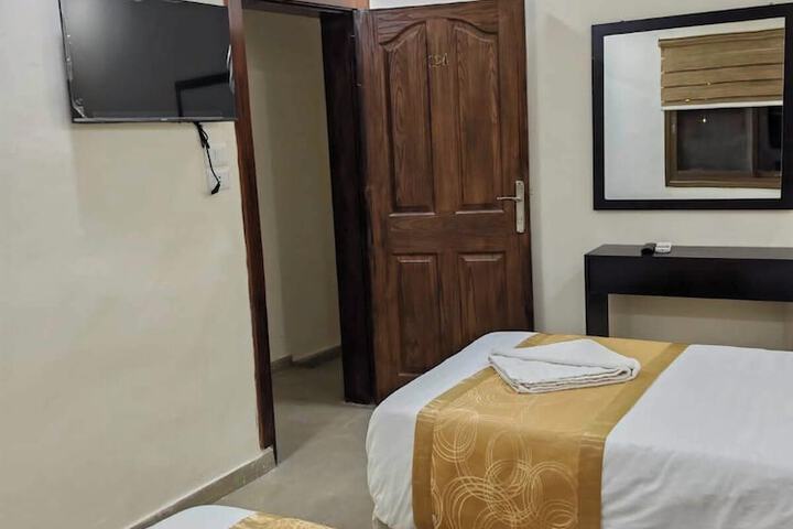 Room 4 of 35