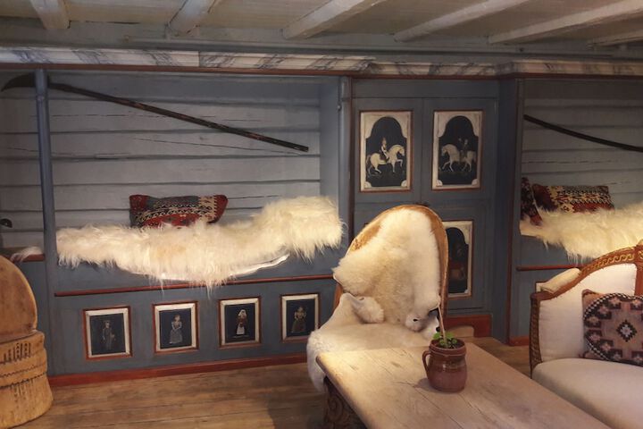 Room 9 of 30