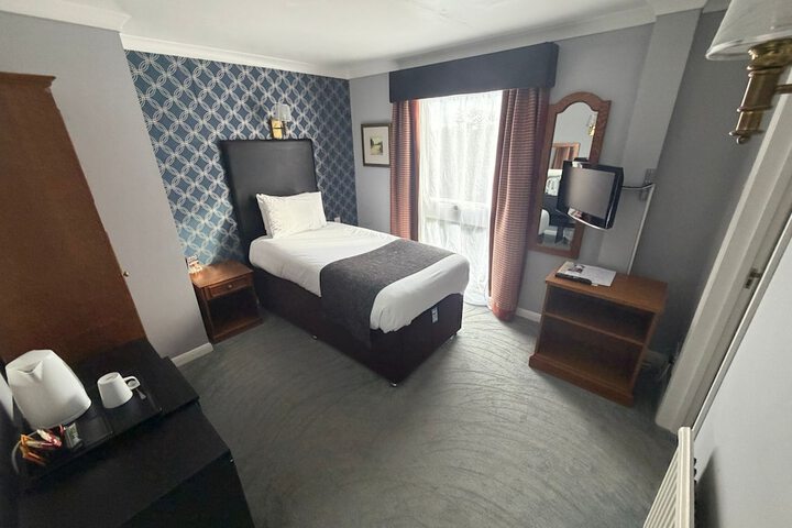 Room 27 of 56