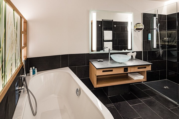 Room 38 of 76