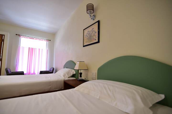 Room 27 of 62