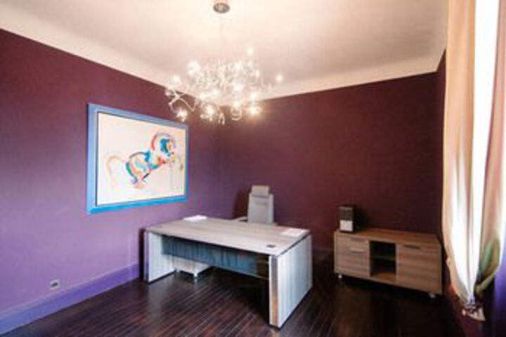 Room 13 of 36