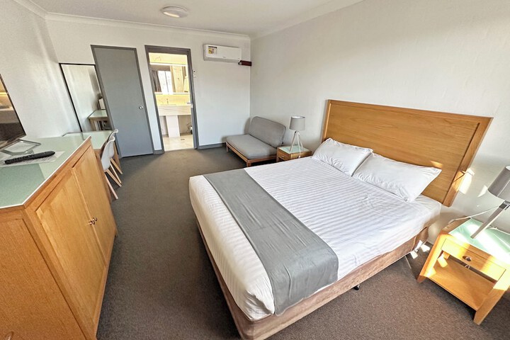Room 20 of 49