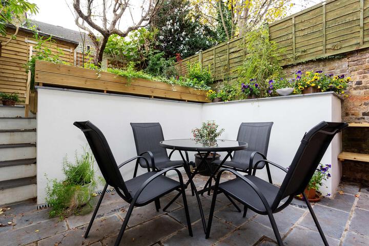 Terrace/Patio 2 of 8