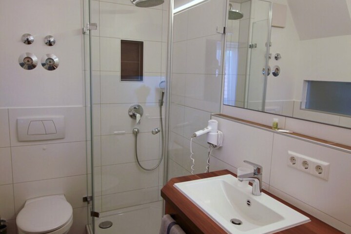 Room 12 of 23
