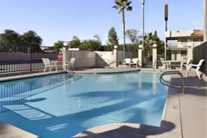 Pool 14 of 23