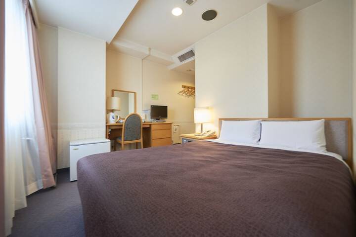 Room 7 of 32