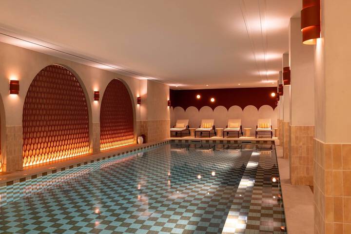 Pool 76 of 103
