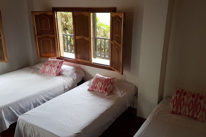 Room 10 of 38