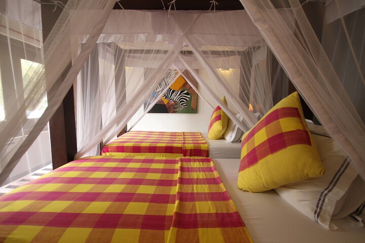 Room 21 of 34