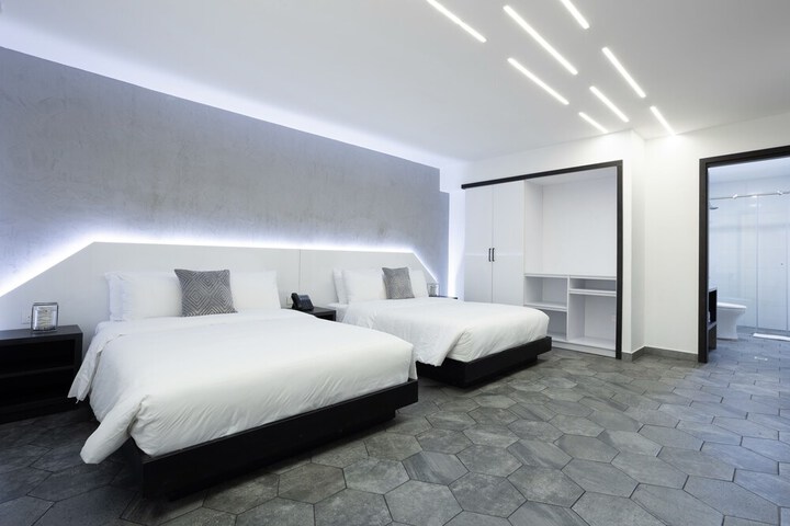 Room 12 of 51