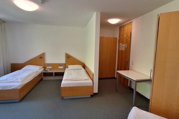 Room 46 of 84