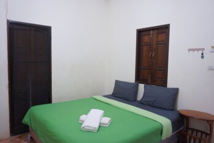 Room 18 of 25