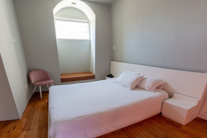 Room 8 of 29