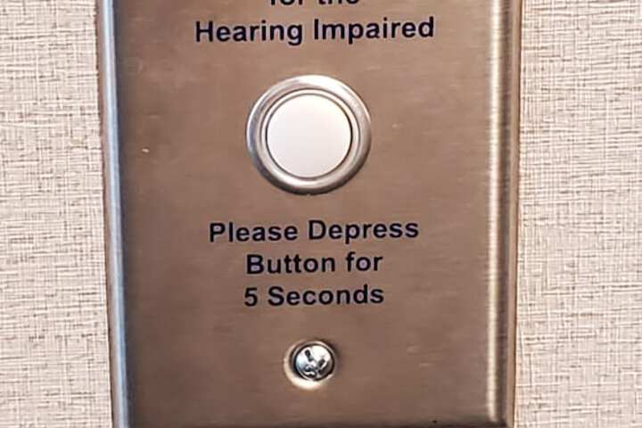 2 Queen Mobilty Hearing Accessible Tub Studio (7 of 8)