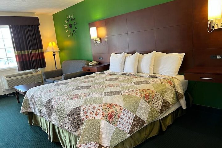 Room 4 of 28