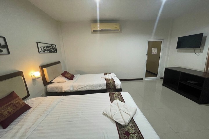 Room 25 of 80