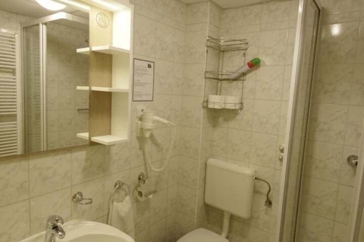 Room 50 of 70