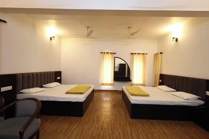Room 7 of 18
