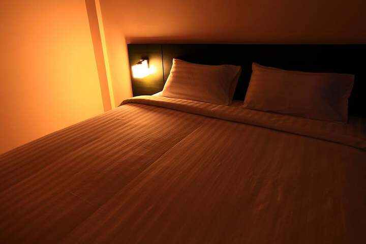 Room 11 of 27
