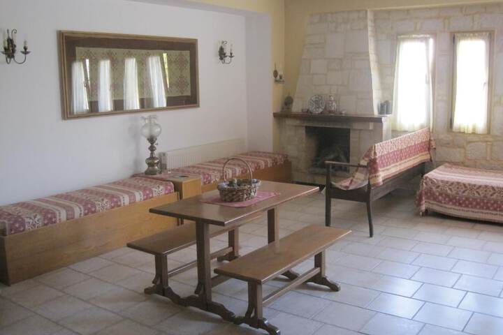 Room 14 of 33