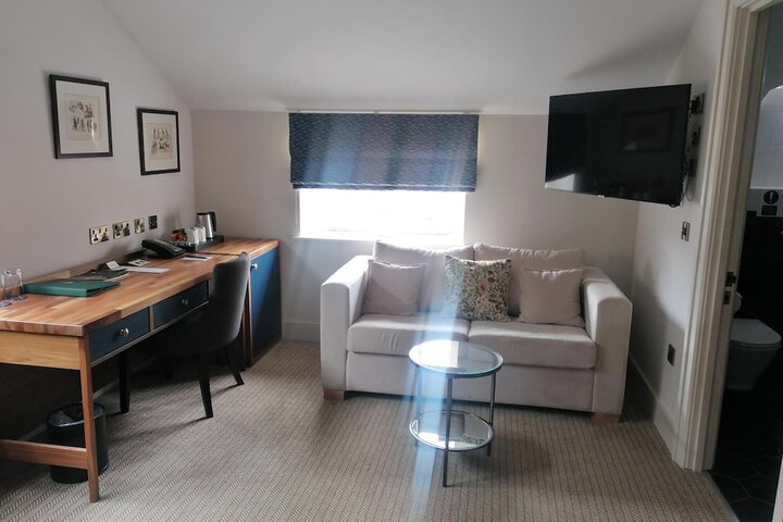 Room 50 of 100