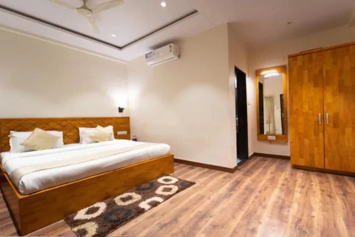 Room 8 of 26