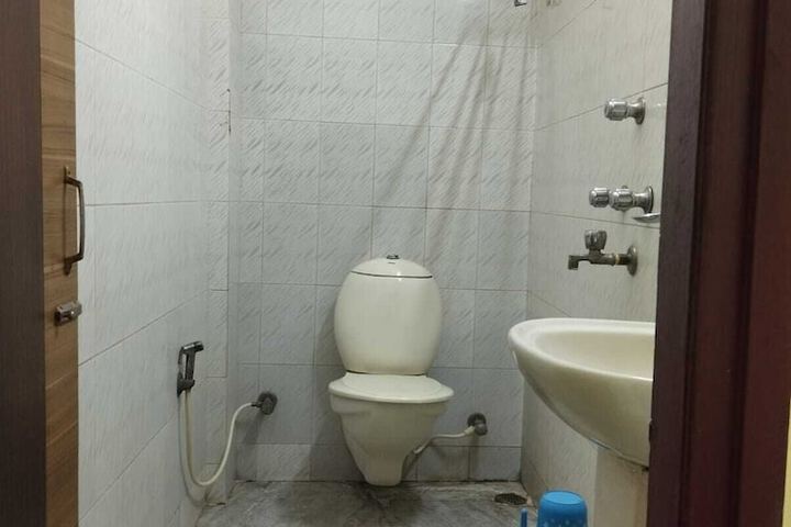 Room 21 of 24