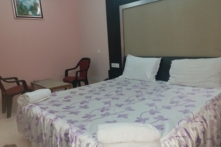 Room 14 of 63