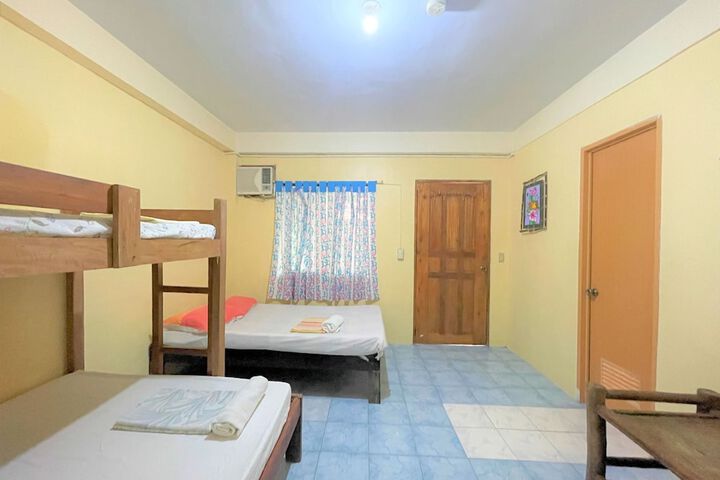 Room 18 of 28