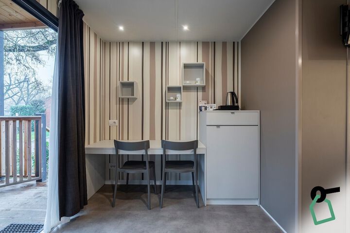 Room 12 of 42