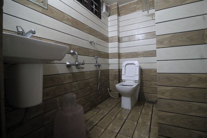 Room 8 of 17