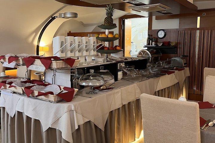 Dining 260 of 290