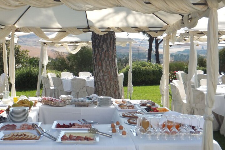 Dining 60 of 92