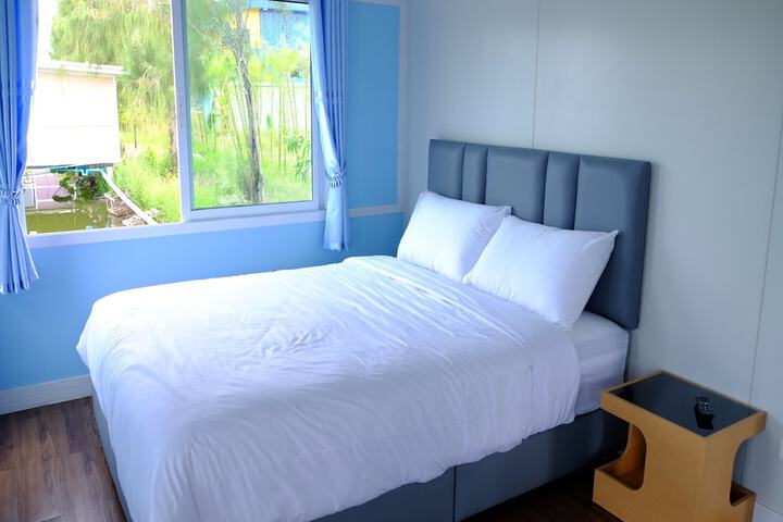 Room 7 of 28