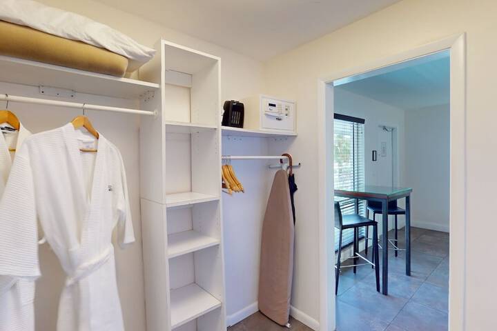 Room 90 of 183